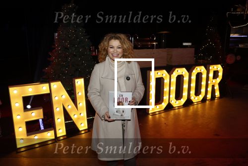 Bunnik 4 februari 2021
Boekpresentatie Antje Monteiro . Romy ontvangt het eerste boek.