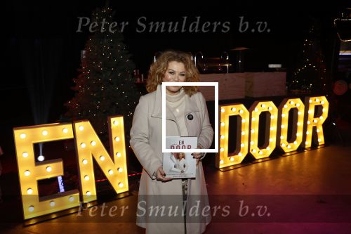 Bunnik 4 februari 2021
Boekpresentatie Antje Monteiro . Romy ontvangt het eerste boek.