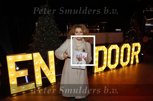 Bunnik 4 februari 2021
Boekpresentatie Antje Monteiro . Romy ontvangt het eerste boek.