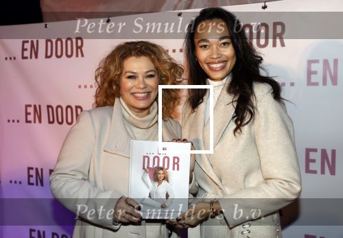 Bunnik 4 februari 2021
Boekpresentatie Antje Monteiro . Romy ontvangt het eerste boek.