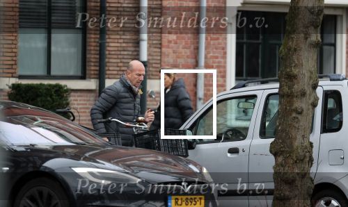 Amsterdam 5 januari 2021
De vriend van Astrid Joosten met zijn electrische auto