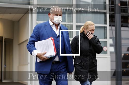 Utrecht 2 februari 2021
Rechtszaak Rachel Hazes tegen haar oude PA Marieke v Beek . Royce de Vries is de advocaat van Rachel. Marieke heeft advocaat Bernhard Tomlow. Ricardo Klaverdijk Big Willem v Boxtel en Jacqueline v d Gijp waren aanwezig.