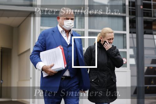 Utrecht 2 februari 2021
Rechtszaak Rachel Hazes tegen haar oude PA Marieke v Beek . Royce de Vries is de advocaat van Rachel. Marieke heeft advocaat Bernhard Tomlow. Ricardo Klaverdijk Big Willem v Boxtel en Jacqueline v d Gijp waren aanwezig.