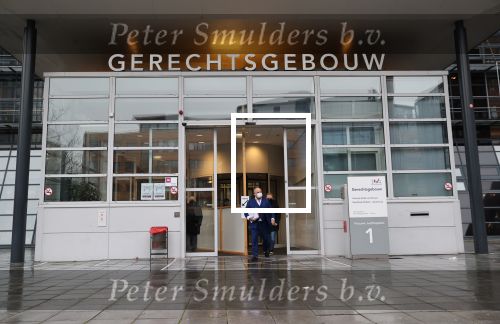 Utrecht 2 februari 2021
Rechtszaak Rachel Hazes tegen haar oude PA Marieke v Beek . Royce de Vries is de advocaat van Rachel. Marieke heeft advocaat Bernhard Tomlow. Ricardo Klaverdijk Big Willem v Boxtel en Jacqueline v d Gijp waren aanwezig.