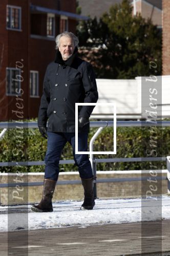 Amsterdam 11 februari 2021
Bert Kuizenga gooit een sneewbal naar mij.