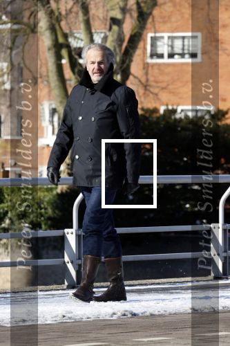 Amsterdam 11 februari 2021
Bert Kuizenga gooit een sneewbal naar mij.