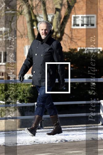 Amsterdam 11 februari 2021
Bert Kuizenga gooit een sneewbal naar mij.