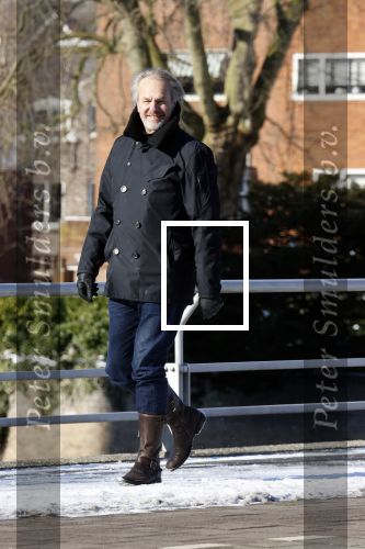 Amsterdam 11 februari 2021
Bert Kuizenga gooit een sneewbal naar mij.