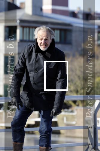 Amsterdam 11 februari 2021
Bert Kuizenga gooit een sneewbal naar mij.