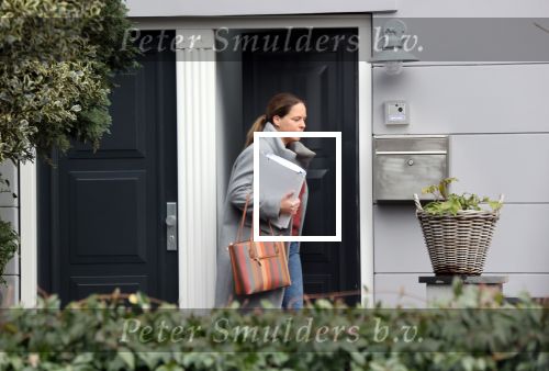 Rotterdam 3 januari 2020
Carola Schouten verlaat om 12 uur haar huis . 2 minuten later vertrekt haar nieuwe vriend met koffer haar huis.