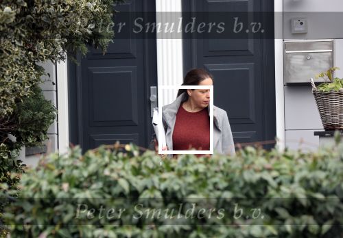 Rotterdam 3 januari 2020
Carola Schouten verlaat om 12 uur haar huis . 2 minuten later vertrekt haar nieuwe vriend met koffer haar huis.