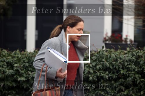 Rotterdam 3 januari 2020
Carola Schouten verlaat om 12 uur haar huis . 2 minuten later vertrekt haar nieuwe vriend met koffer haar huis.
