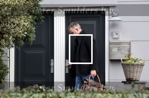 Rotterdam 3 januari 2020
Carola Schouten verlaat om 12 uur haar huis . 2 minuten later vertrekt haar nieuwe vriend met koffer haar huis.