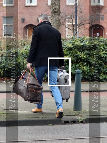Rotterdam 3 januari 2020
Carola Schouten verlaat om 12 uur haar huis . 2 minuten later vertrekt haar nieuwe vriend met koffer haar huis.