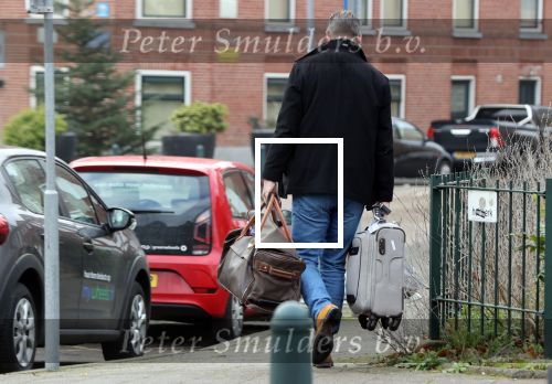 Rotterdam 3 januari 2020
Carola Schouten verlaat om 12 uur haar huis . 2 minuten later vertrekt haar nieuwe vriend met koffer haar huis.