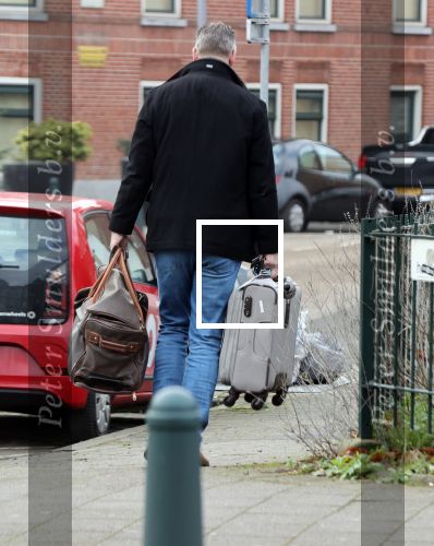 Rotterdam 3 januari 2020
Carola Schouten verlaat om 12 uur haar huis . 2 minuten later vertrekt haar nieuwe vriend met koffer haar huis.