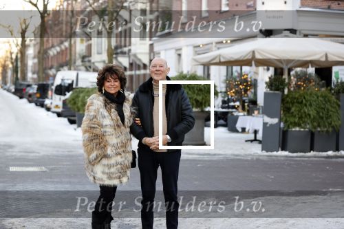 Amsterdam 11 februari 2021
Christine Kroonenberg met haar nieuwe vriend Cor Stutterheim in Amsterdam zuid.