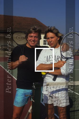 Weston, Connecticut. Engeland 18 Mei 1989]Dominic Grant en Scott Fitzgerald  op de tennisbaan 
Dominic rijdt met een Rolls Royce