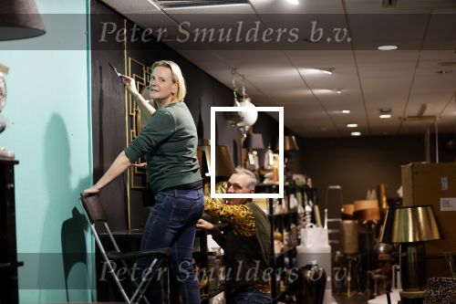 Noordwijk 14 januari 2021
Martien Meiland en zijn vrouw Erica helpen hun dochter Montana met de verbouwing van haar winkel.
