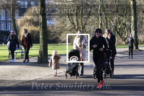 Amsterdam 25 januari 2021
Felice Bakker joggend in het vondelpark.