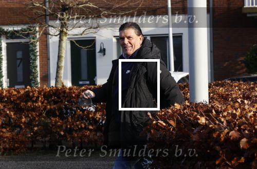 Amsterdam e.o. 31 december 2020
Frank Masmeijer arriveert bij zijn vriendin . Frank is pas weer vrij gekomen