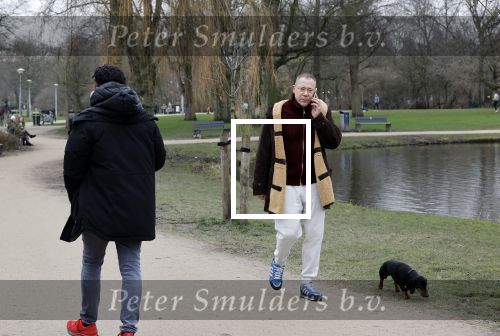 Amsterdam 16 februari 2021
Diverse BN ers in het vondelpark tijdens Corona. Hans Kesting met zijn hond