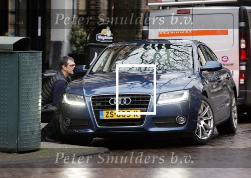 Amsterdam 19 januari 2021
Hansje Boonstra in haar auto. Ze is met haar zoon