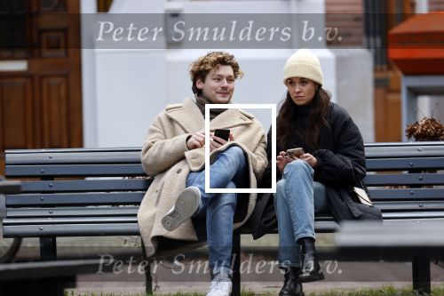 Amsterdam 22 januari 2021
Holly Brood en Soy Kroon op een bankje in Amsterdam zuid.