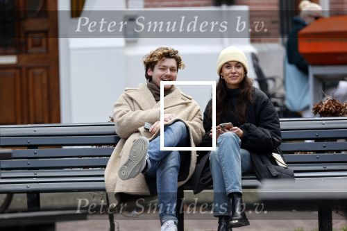 Amsterdam 22 januari 2021
Holly Brood en Soy Kroon op een bankje in Amsterdam zuid.