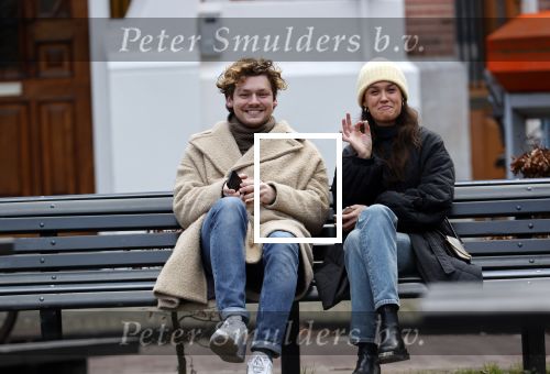 Amsterdam 22 januari 2021
Holly Brood en Soy Kroon op een bankje in Amsterdam zuid.