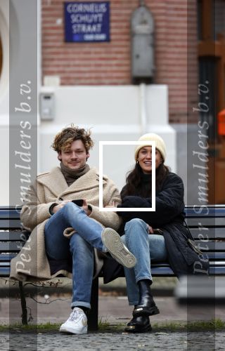 Amsterdam 22 januari 2021
Holly Brood en Soy Kroon op een bankje in Amsterdam zuid.