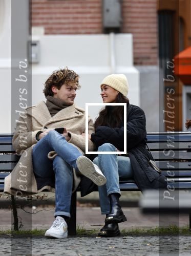 Amsterdam 22 januari 2021
Holly Brood en Soy Kroon op een bankje in Amsterdam zuid.