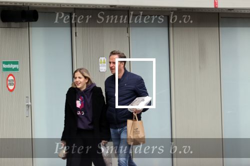 Rotterdam 30 januari 2021
Hugo de Jonge en zijn dochter Sarah doen boodschappen en lopen daarna weer naar huis