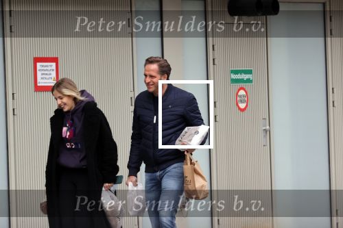 Rotterdam 30 januari 2021
Hugo de Jonge en zijn dochter Sarah doen boodschappen en lopen daarna weer naar huis