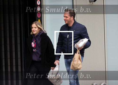 Rotterdam 30 januari 2021
Hugo de Jonge en zijn dochter Sarah doen boodschappen en lopen daarna weer naar huis