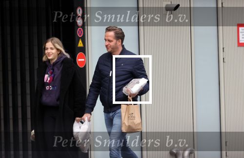 Rotterdam 30 januari 2021
Hugo de Jonge en zijn dochter Sarah doen boodschappen en lopen daarna weer naar huis
