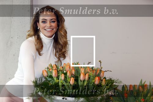 Aalsmeer 4 februari 2021
Inge de Bruijn Manon Nummerdor Flier en Jorrit Kroon dopen de Heroes tulp.