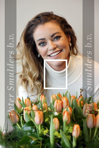 Aalsmeer 4 februari 2021
Inge de Bruijn Manon Nummerdor Flier en Jorrit Kroon dopen de Heroes tulp.
