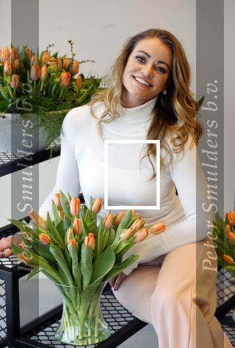 Aalsmeer 4 februari 2021
Inge de Bruijn Manon Nummerdor Flier en Jorrit Kroon dopen de Heroes tulp.