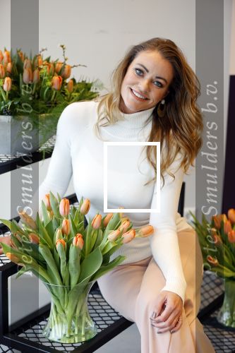 Aalsmeer 4 februari 2021
Inge de Bruijn Manon Nummerdor Flier en Jorrit Kroon dopen de Heroes tulp.