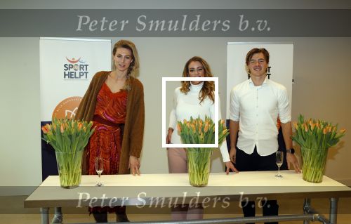 Aalsmeer 4 februari 2021
Inge de Bruijn Manon Nummerdor Flier en Jorrit Kroon dopen de Heroes tulp.