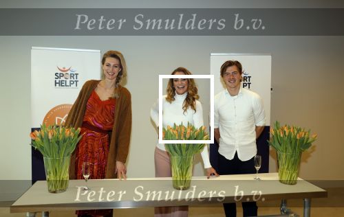Aalsmeer 4 februari 2021
Inge de Bruijn Manon Nummerdor Flier en Jorrit Kroon dopen de Heroes tulp.