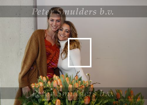 Aalsmeer 4 februari 2021
Inge de Bruijn Manon Nummerdor Flier en Jorrit Kroon dopen de Heroes tulp.