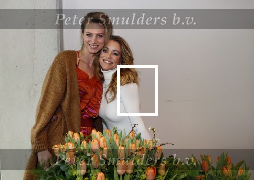Aalsmeer 4 februari 2021
Inge de Bruijn Manon Nummerdor Flier en Jorrit Kroon dopen de Heroes tulp.