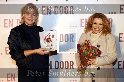 Bunnik 4 februari 2021
Boekpresentatie Antje Monteiro . Romy ontvangt het eerste boek. Irene Moors