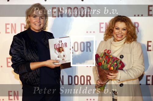 Bunnik 4 februari 2021
Boekpresentatie Antje Monteiro . Romy ontvangt het eerste boek. Irene Moors