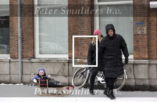 Amsterdam 8 februari 2021
Johnny Heitinga met zijn vrouw Charlotte en hun dochtertje Rixo in de sneeuw.