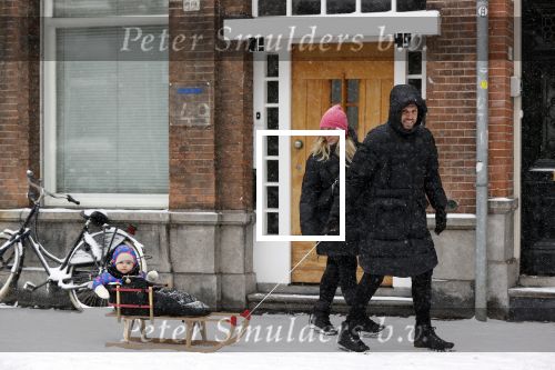 Amsterdam 8 februari 2021
Johnny Heitinga met zijn vrouw Charlotte en hun dochtertje Rixo in de sneeuw.