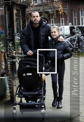 Amsterdam 25 januari 2021
Johnny Heitinga net dochter Jezebel en dochter Rixo op de cornelis schuytstraat