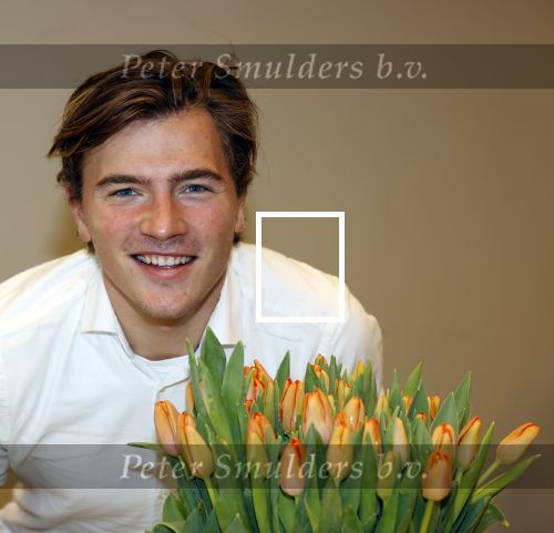 Aalsmeer 4 februari 2021
Inge de Bruijn Manon Nummerdor Flier en Jorrit Kroon dopen de Heroes tulp.